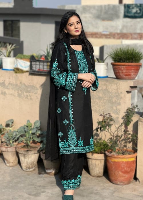 Kaira Embroiderd Black 2pc