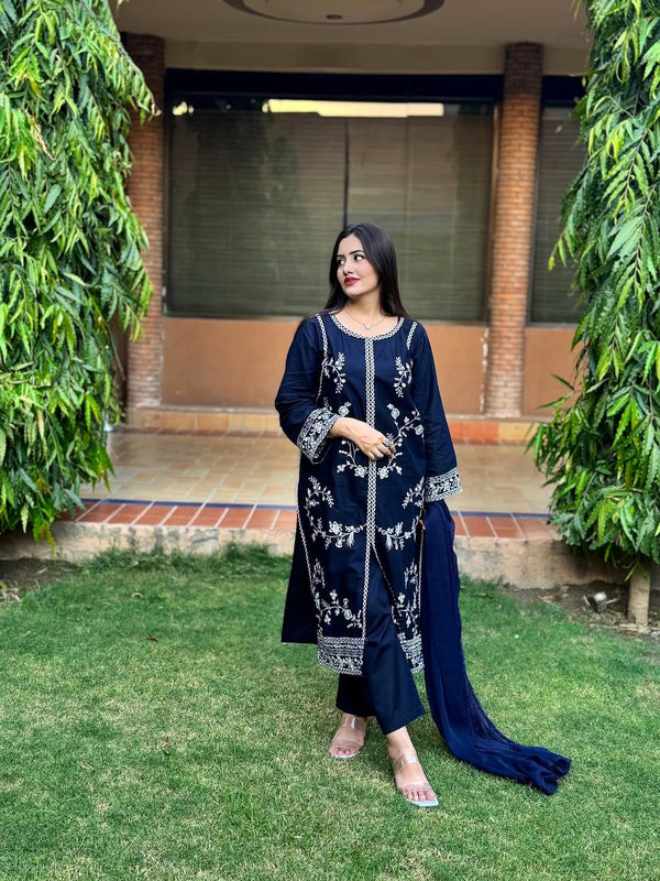 Neelzaar  Embroidered 3PC